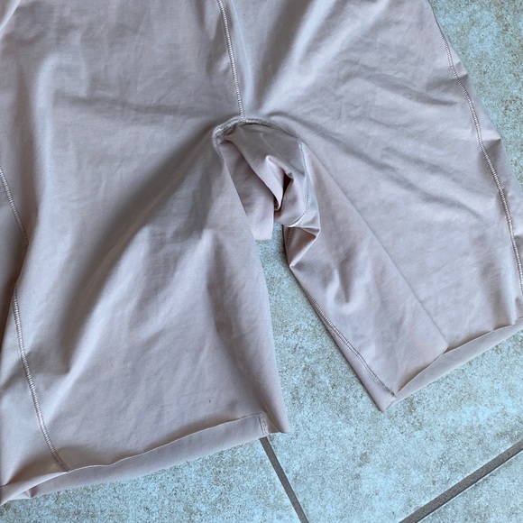 Spanx Women's Beige Shapewear Bodysuit size small open bust thigh support - Picture 6 of 7